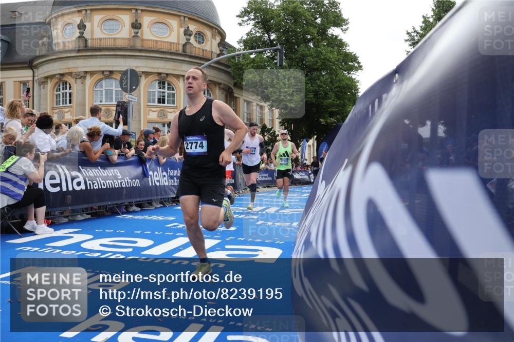 29.06.2025 - hella hamburg halbmarathon Strokosch-Dieckow http://msf.ph/oto/8239195 29.06.2025 10:36:15 Ziel 2774, 6829, 6990, 6993, 12051, 12447, 13991, 14075, 14601, 15115, 15348, 16158, 17078, 17192, 17329, 17691, 18600 meine-sportfotos.de