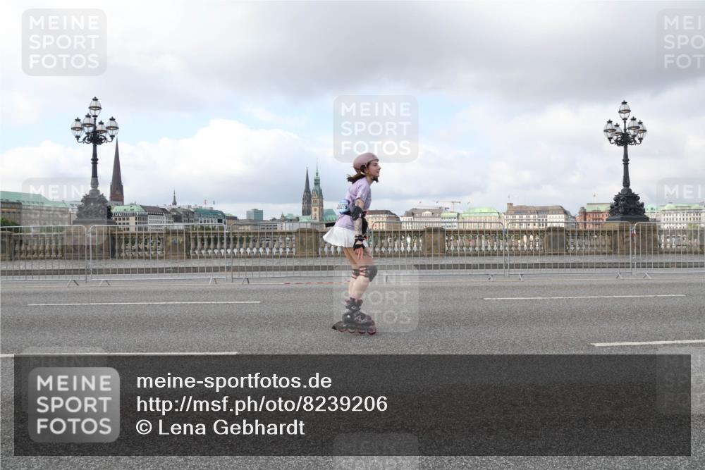 29.06.2025 - hella hamburg halbmarathon Lena Gebhardt http://msf.ph/oto/8239206 29.06.2025 09:02:06 Lombardsbrücke  meine-sportfotos.de