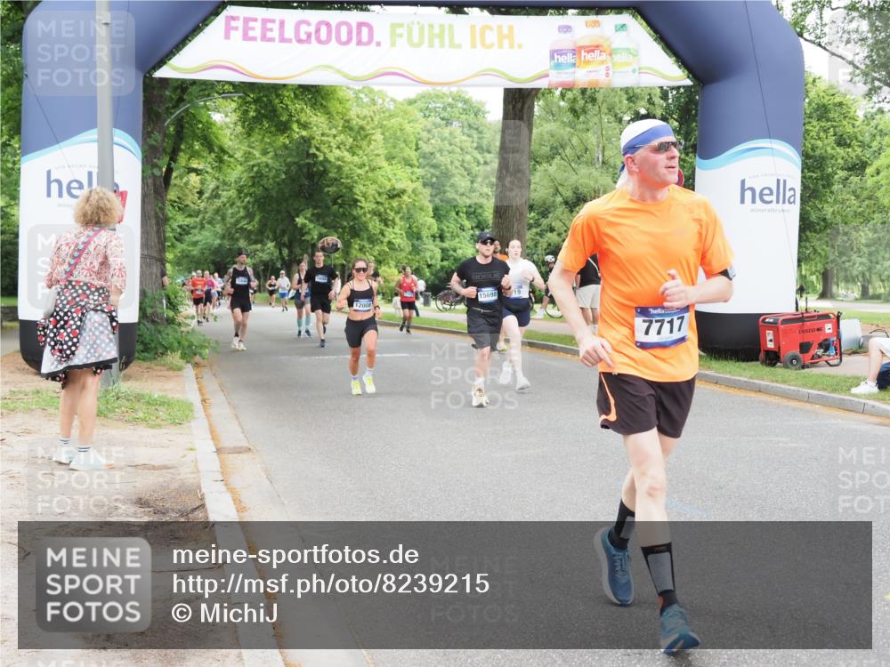 29.06.2025 - hella hamburg halbmarathon MichiJ http://msf.ph/oto/8239215 29.06.2025 10:50:21 Zwischen KM18-KM19 2424, 3919, 7290, 7453, 7717, 12008, 14493, 15532, 15698, 16594, 17441, 18321 meine-sportfotos.de