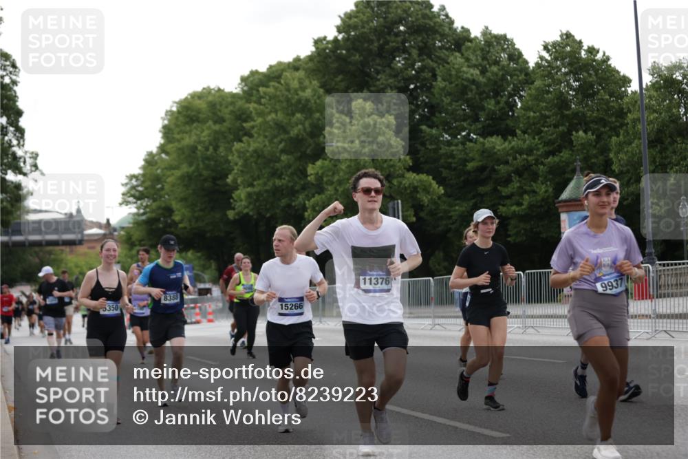 29.06.2025 - hella hamburg halbmarathon Jannik Wohlers http://msf.ph/oto/8239223 29.06.2025 10:29:23 Lombardsbrücke 1063, 1694, 2302, 2699, 3524, 4395, 4580, 5350, 7832, 8388, 8941, 9095, 9937, 11269, 11376, 11444, 11634, 12216, 12227, 12305, 13031, 13810, 15266, 16306, 17529, 17945, 18385 meine-sportfotos.de