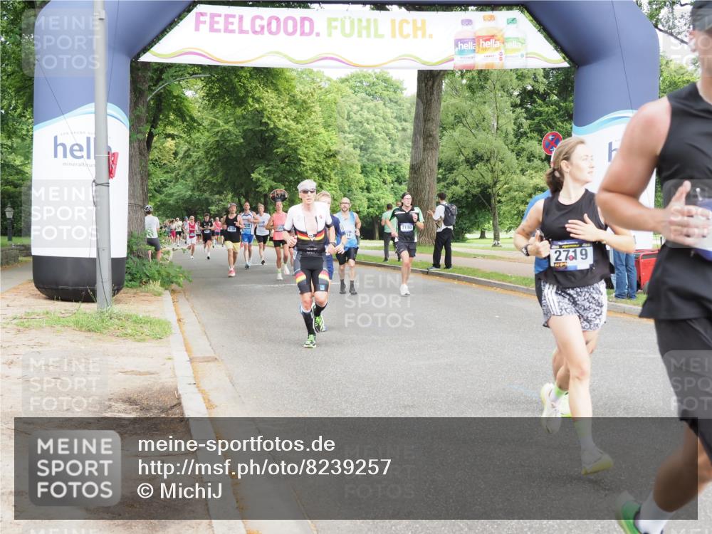 29.06.2025 - hella hamburg halbmarathon MichiJ http://msf.ph/oto/8239257 29.06.2025 10:27:30 Zwischen KM18-KM19 2719, 2980, 3431, 3783, 7981, 9403, 11049, 11281, 13514, 15372, 15561, 17623, 18761, 19004, 19151 meine-sportfotos.de