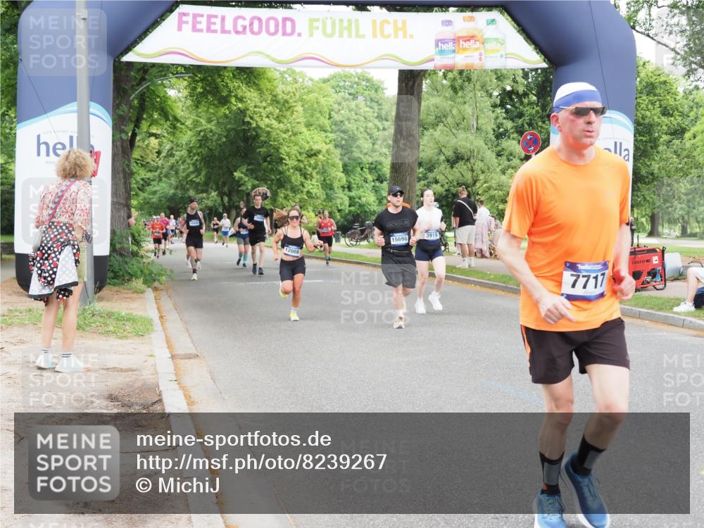 29.06.2025 - hella hamburg halbmarathon MichiJ http://msf.ph/oto/8239267 29.06.2025 10:50:21 Zwischen KM18-KM19 2424, 3919, 7290, 7453, 7717, 12008, 14493, 15532, 15698, 16594, 17441, 18321 meine-sportfotos.de