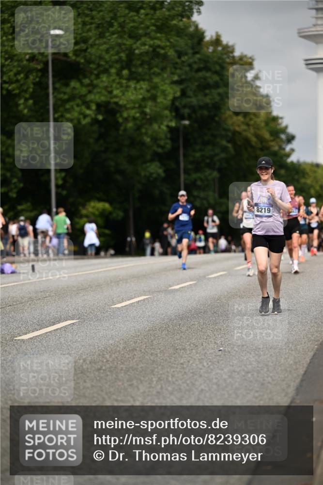 29.06.2025 - hella hamburg halbmarathon Dr. Thomas Lammeyer http://msf.ph/oto/8239306 29.06.2025 10:13:55 Kennedybrücke 1483, 1513, 1573, 1838, 3921, 5511, 7042, 7333, 7636, 7685, 8090, 8219, 8890, 9366, 9434, 9674, 9681, 9781, 9816, 10036, 10943, 11027, 11180 meine-sportfotos.de