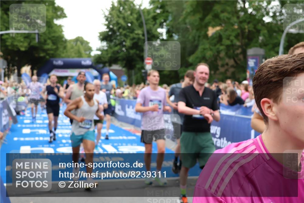 29.06.2025 - hella hamburg halbmarathon Zöllner http://msf.ph/oto/8239311 29.06.2025 10:55:39 Ziel 1120, 2955, 2982, 3037, 4897, 8573, 11039, 11554, 11568, 12196, 12515, 12544, 12584, 13267, 14036, 14592, 15896, 16110, 17615, 18064 meine-sportfotos.de