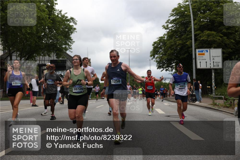 29.06.2025 - hella hamburg halbmarathon Yannick Fuchs http://msf.ph/oto/8239322 29.06.2025 10:47:17 20KM 1061, 1258, 1499, 1706, 1783, 2074, 2082, 2099, 2346, 2910, 3059, 3208, 3209, 3334, 4065, 4419, 4635, 4770, 5077, 5907, 6198, 6628, 6877, 7177, 7509, 7864, 8273, 8361, 8390, 8651, 9065, 9142, 9163, 9537, 10549, 10724, 10891, 10895, 11588, 11589, 11604, 11689, 11992, 12155, 12413, 12490, 12875, 12910, 13289, 13997, 14323, 15061, 15126, 15179, 15430, 15497, 15681, 16467, 16538, 16986, 18134, 18590, 18720, 18901, 19244 meine-sportfotos.de