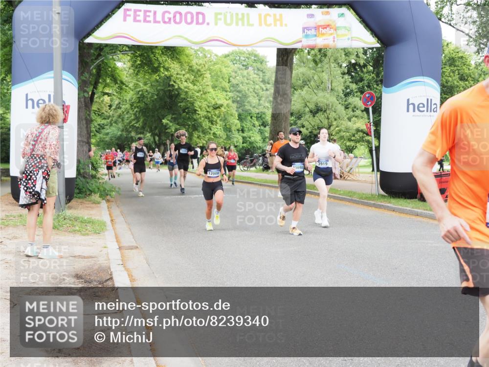 29.06.2025 - hella hamburg halbmarathon MichiJ http://msf.ph/oto/8239340 29.06.2025 10:50:22 Zwischen KM18-KM19 3919, 7290, 7453, 7717, 12008, 15532, 15698, 16594, 17441, 18321 meine-sportfotos.de