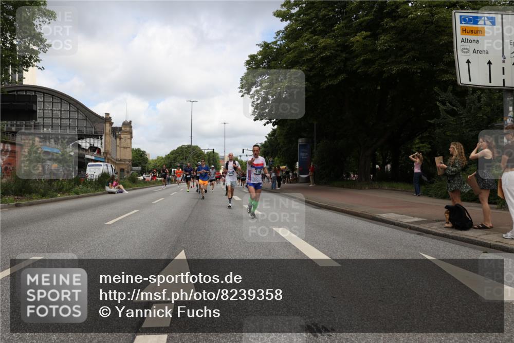 29.06.2025 - hella hamburg halbmarathon Yannick Fuchs http://msf.ph/oto/8239358 29.06.2025 10:34:44 20KM 1603, 1975, 2573, 2714, 2750, 2826, 3626, 4381, 4766, 4888, 5375, 5409, 5508, 5803, 6149, 6152, 6649, 7109, 7495, 7622, 8467, 8574, 8933, 9294, 10900, 11731, 12088, 12540, 12704, 12865, 14077, 14699, 14924, 15015, 15421, 15424, 15813, 15828, 16580, 16761, 17245, 17973, 18614, 18979 meine-sportfotos.de