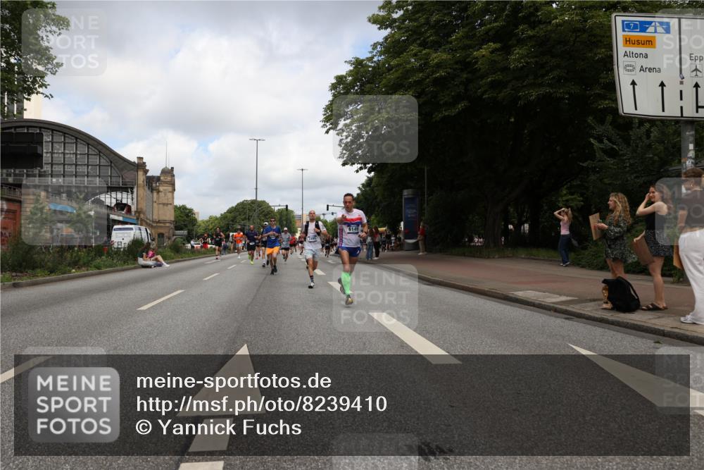29.06.2025 - hella hamburg halbmarathon Yannick Fuchs http://msf.ph/oto/8239410 29.06.2025 10:34:44 20KM 1603, 1975, 2573, 2714, 2750, 2826, 3626, 4381, 4766, 4888, 5375, 5409, 5508, 5803, 6149, 6152, 6649, 7109, 7495, 7622, 8467, 8574, 8933, 9294, 10900, 11731, 12088, 12540, 12704, 12865, 14077, 14699, 14924, 15015, 15421, 15424, 15813, 15828, 16580, 16761, 17245, 17973, 18614, 18979 meine-sportfotos.de