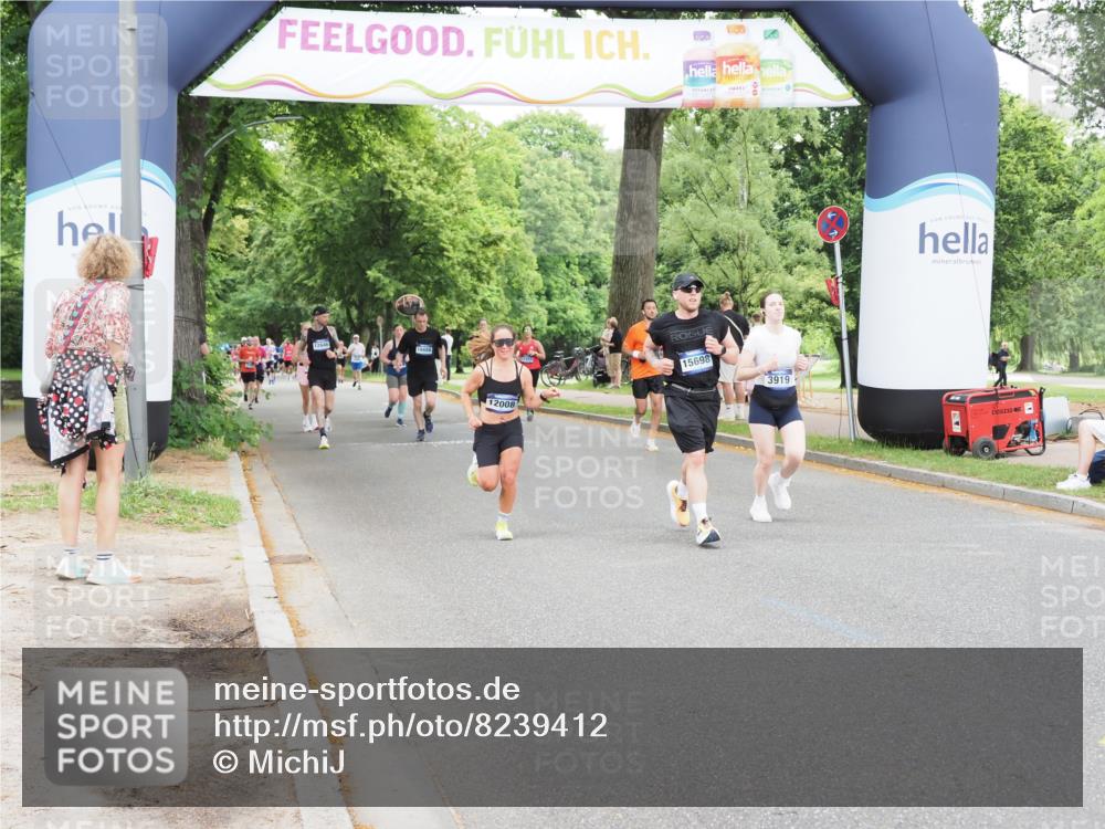 29.06.2025 - hella hamburg halbmarathon MichiJ http://msf.ph/oto/8239412 29.06.2025 10:50:22 Zwischen KM18-KM19 3919, 7290, 7453, 7717, 12008, 15532, 15698, 16594, 17441, 18321 meine-sportfotos.de