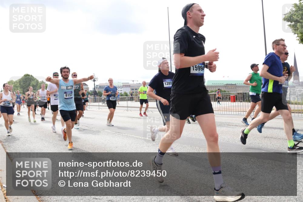 29.06.2025 - hella hamburg halbmarathon Lena Gebhardt http://msf.ph/oto/8239450 29.06.2025 10:33:47 Lombardsbrücke 1189, 1275, 1417, 1705, 1787, 1896, 1995, 2342, 2482, 2526, 2776, 3170, 3264, 3340, 3341, 3345, 3560, 3812, 4164, 4361, 4433, 4449, 4479, 4696, 4807, 4942, 5075, 5096, 5141, 5557, 5561, 5566, 5569, 5584, 5691, 5821, 5822, 5887, 6109, 6364, 6515, 6516, 6854, 6956, 6999, 7027, 7565, 7653, 7705, 8021, 8157, 8202, 8277, 8282, 8375, 8377, 8383, 8401, 8891, 9094, 9234, 9258, 9438, 9591, 9592, 9750, 9780, 9799, 9875, 9995, 10007, 10071, 10561, 11811 meine-sportfotos.de