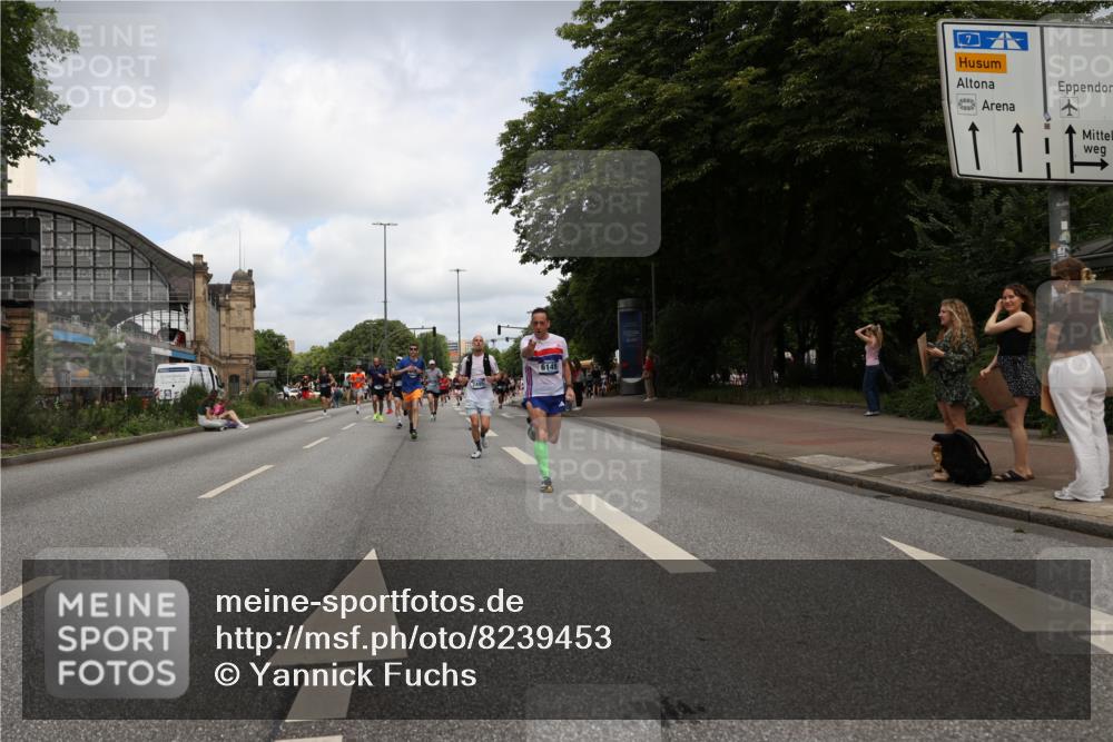 29.06.2025 - hella hamburg halbmarathon Yannick Fuchs http://msf.ph/oto/8239453 29.06.2025 10:34:44 20KM 1603, 1975, 2573, 2714, 2750, 2826, 3626, 4381, 4766, 4888, 5375, 5409, 5508, 5803, 6149, 6152, 6649, 7109, 7495, 7622, 8467, 8574, 8933, 9294, 10900, 11731, 12088, 12540, 12704, 12865, 14077, 14699, 14924, 15015, 15421, 15424, 15813, 15828, 16580, 16761, 17245, 17973, 18614, 18979 meine-sportfotos.de