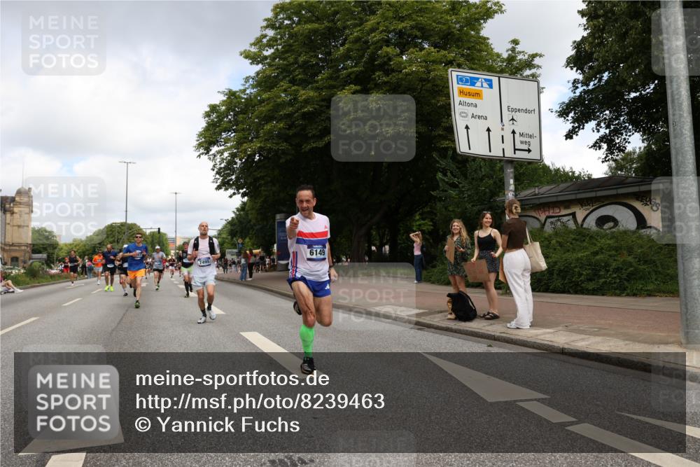 29.06.2025 - hella hamburg halbmarathon Yannick Fuchs http://msf.ph/oto/8239463 29.06.2025 10:34:45 20KM 1603, 1975, 2714, 2750, 2826, 4381, 4766, 4888, 5375, 5409, 5508, 5803, 6080, 6149, 6152, 6649, 7109, 7495, 7622, 8467, 8574, 8933, 9294, 10900, 11731, 12088, 12540, 12704, 12865, 14077, 14699, 14924, 15015, 15421, 15424, 15813, 15828, 16580, 16761, 17245, 17973, 18614, 18979 meine-sportfotos.de