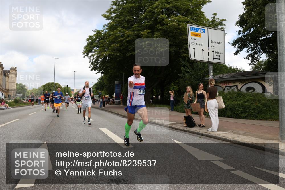 29.06.2025 - hella hamburg halbmarathon Yannick Fuchs http://msf.ph/oto/8239537 29.06.2025 10:34:45 20KM 1603, 1975, 2714, 2750, 2826, 4381, 4766, 4888, 5375, 5409, 5508, 5803, 6080, 6149, 6152, 6649, 7109, 7495, 7622, 8467, 8574, 8933, 9294, 10900, 11731, 12088, 12540, 12704, 12865, 14077, 14699, 14924, 15015, 15421, 15424, 15813, 15828, 16580, 16761, 17245, 17973, 18614, 18979 meine-sportfotos.de
