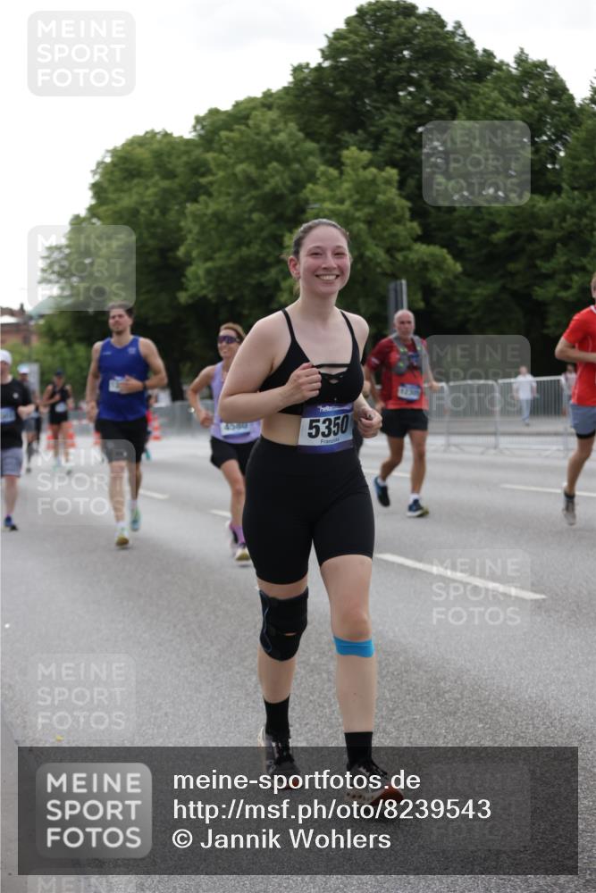 29.06.2025 - hella hamburg halbmarathon Jannik Wohlers http://msf.ph/oto/8239543 29.06.2025 10:29:26 Lombardsbrücke 1097, 1694, 2302, 2699, 3613, 4395, 4580, 5063, 5350, 8388, 8941, 9095, 9937, 11269, 11376, 11444, 11634, 12216, 12227, 12305, 12537, 13031, 13810, 15266, 17529, 18385 meine-sportfotos.de
