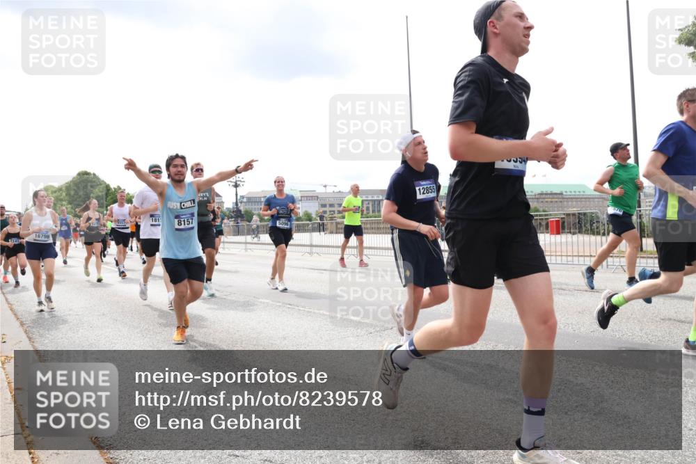29.06.2025 - hella hamburg halbmarathon Lena Gebhardt http://msf.ph/oto/8239578 29.06.2025 10:33:47 Lombardsbrücke 1189, 1275, 1417, 1705, 1787, 1896, 1995, 2342, 2482, 2526, 2776, 3170, 3264, 3340, 3341, 3345, 3560, 3812, 4164, 4361, 4433, 4449, 4479, 4696, 4807, 4942, 5075, 5096, 5141, 5557, 5561, 5566, 5569, 5584, 5691, 5821, 5822, 5887, 6109, 6364, 6515, 6516, 6854, 6956, 6999, 7027, 7565, 7653, 7705, 8021, 8157, 8202, 8277, 8282, 8375, 8377, 8383, 8401, 8891, 9094, 9234, 9258, 9438, 9591, 9592, 9750, 9780, 9799, 9875, 9995, 10007, 10071, 10561, 11811 meine-sportfotos.de
