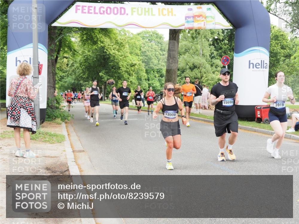 29.06.2025 - hella hamburg halbmarathon MichiJ http://msf.ph/oto/8239579 29.06.2025 10:50:23 Zwischen KM18-KM19 3919, 7290, 7453, 7717, 12008, 15532, 15698, 16594, 17441, 17895, 18321 meine-sportfotos.de