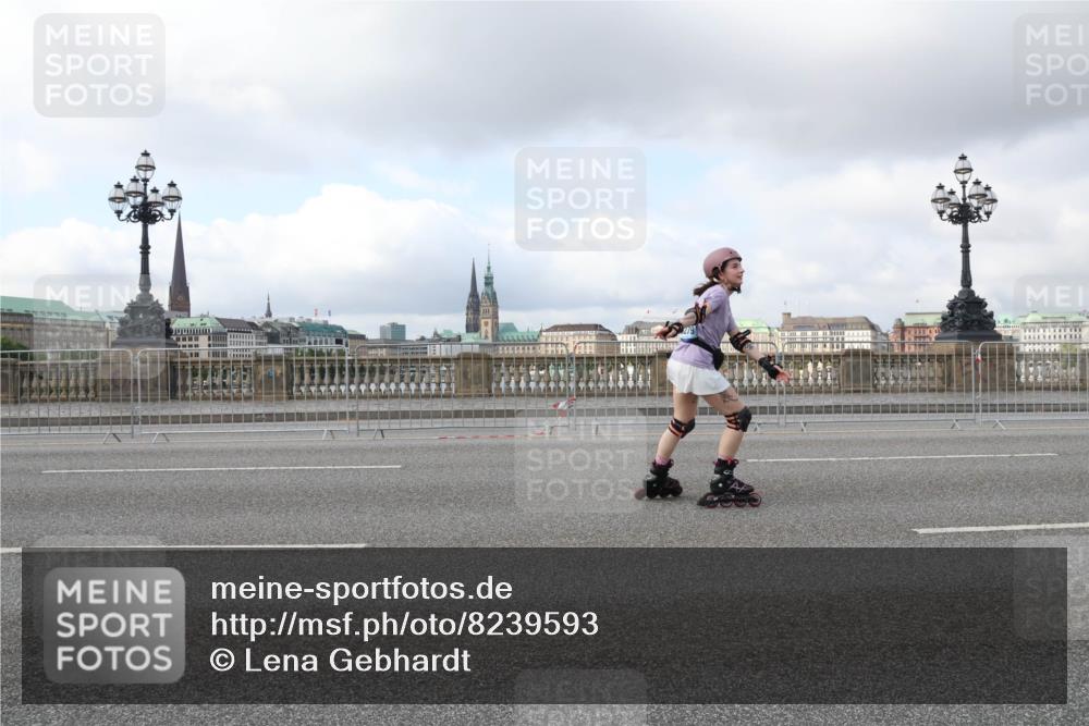 29.06.2025 - hella hamburg halbmarathon Lena Gebhardt http://msf.ph/oto/8239593 29.06.2025 09:02:07 Lombardsbrücke  meine-sportfotos.de