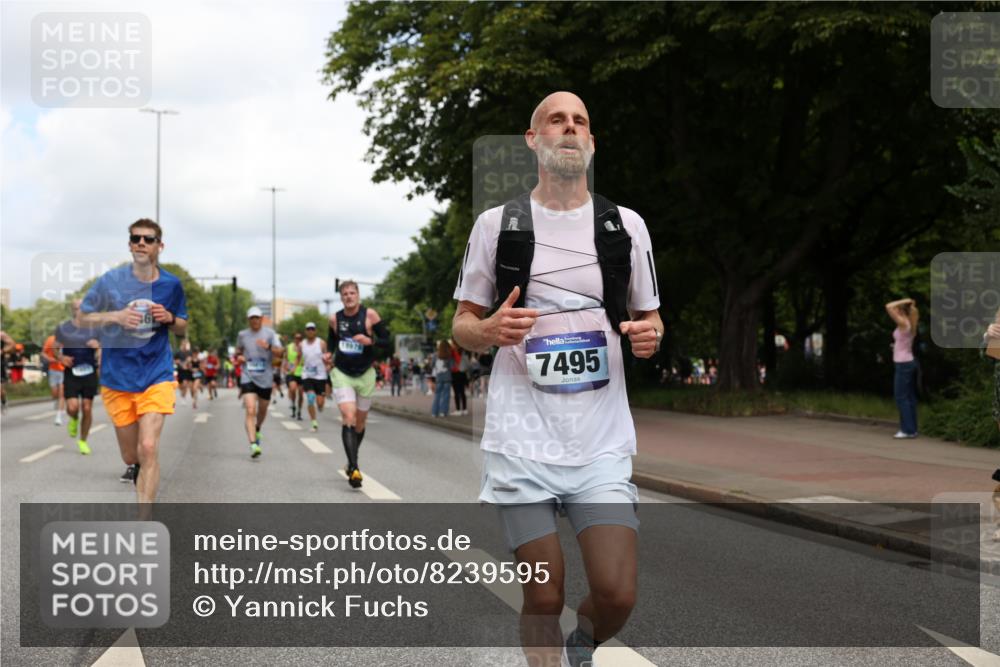 29.06.2025 - hella hamburg halbmarathon Yannick Fuchs http://msf.ph/oto/8239595 29.06.2025 10:34:46 20KM 1603, 1975, 2714, 2750, 2826, 4381, 4766, 4888, 5375, 5409, 5508, 5803, 6080, 6149, 6152, 6649, 7109, 7495, 7622, 8467, 8574, 8933, 9294, 10900, 10968, 11731, 12088, 12540, 12704, 12865, 14077, 14699, 14924, 15015, 15424, 15813, 15828, 16580, 16761, 17245, 17973, 18614, 18979 meine-sportfotos.de