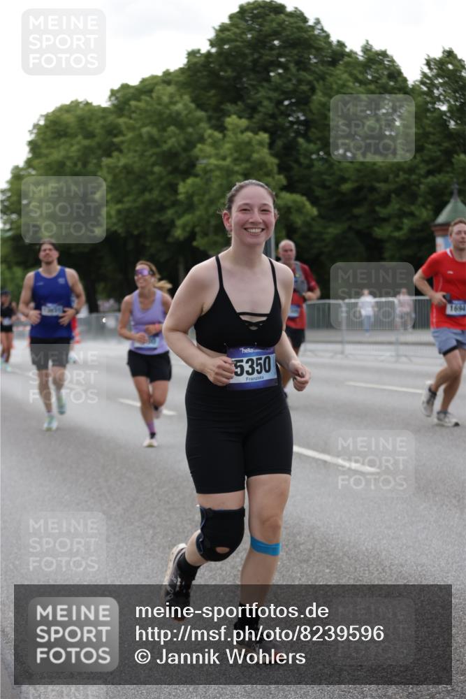 29.06.2025 - hella hamburg halbmarathon Jannik Wohlers http://msf.ph/oto/8239596 29.06.2025 10:29:26 Lombardsbrücke 1097, 1694, 2302, 2699, 3613, 4395, 4580, 5063, 5350, 8388, 8941, 9095, 9937, 11269, 11376, 11444, 11634, 12216, 12227, 12305, 12537, 13031, 13810, 15266, 17529, 18385 meine-sportfotos.de