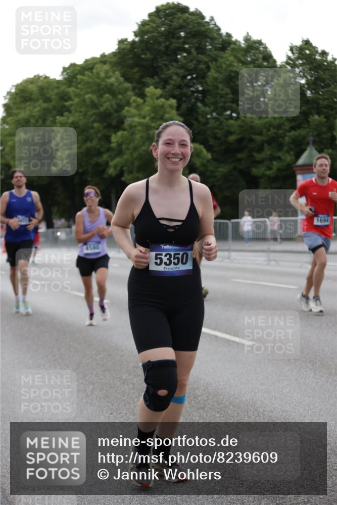 29.06.2025 - hella hamburg halbmarathon Jannik Wohlers http://msf.ph/oto/8239609 29.06.2025 10:29:26 Lombardsbrücke 1097, 1694, 2302, 2699, 3613, 4395, 4580, 5063, 5350, 8388, 8941, 9095, 9937, 11269, 11376, 11444, 11634, 12216, 12227, 12305, 12537, 13031, 13810, 15266, 17529, 18385 meine-sportfotos.de