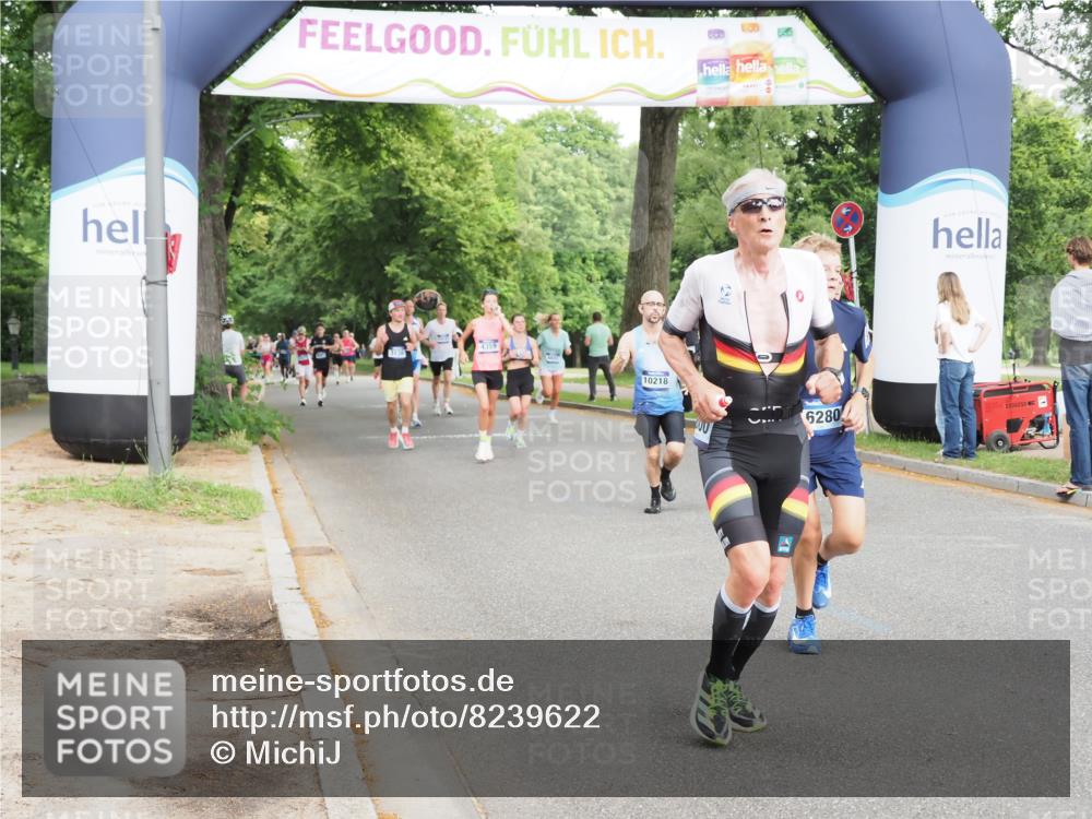 29.06.2025 - hella hamburg halbmarathon MichiJ http://msf.ph/oto/8239622 29.06.2025 10:27:31 Zwischen KM18-KM19 2719, 2980, 3431, 3783, 7110, 7981, 9403, 11281, 13800, 15561, 16280, 17623, 18761, 19004, 19151 meine-sportfotos.de