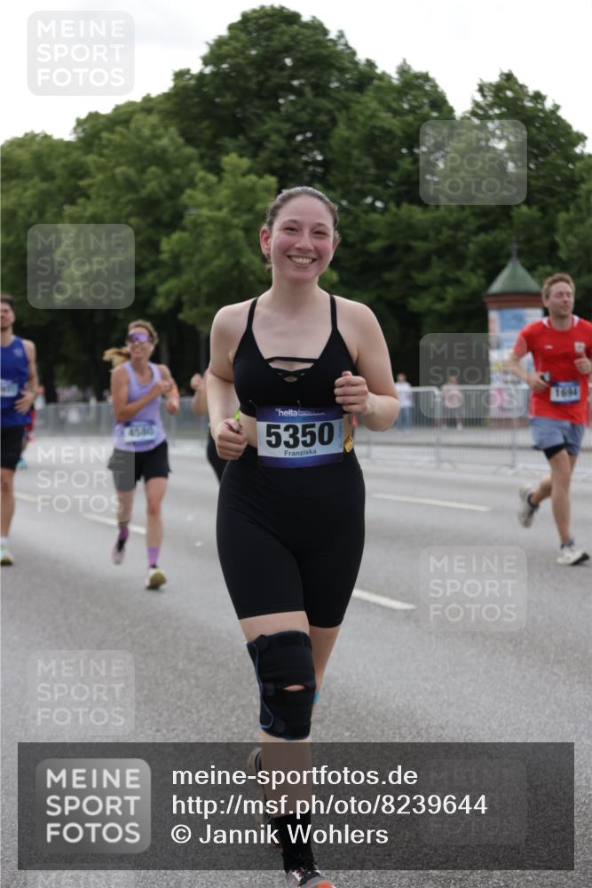29.06.2025 - hella hamburg halbmarathon Jannik Wohlers http://msf.ph/oto/8239644 29.06.2025 10:29:27 Lombardsbrücke 1097, 1694, 2302, 2699, 3613, 4395, 4580, 5063, 5322, 5350, 8388, 8941, 9095, 9937, 10162, 11376, 11444, 11634, 12216, 12227, 12305, 12537, 13031, 13810, 15266, 17529, 18385 meine-sportfotos.de