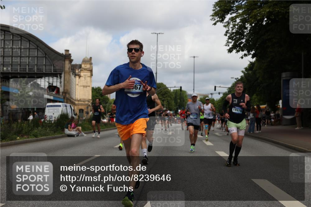 29.06.2025 - hella hamburg halbmarathon Yannick Fuchs http://msf.ph/oto/8239646 29.06.2025 10:34:47 20KM 1603, 1975, 2324, 2714, 2750, 2826, 4381, 4766, 4888, 5375, 5409, 5508, 5803, 6080, 6149, 6152, 6649, 7109, 7495, 7622, 8465, 8467, 8574, 8933, 9294, 10900, 10968, 11731, 12088, 12540, 12704, 12865, 13029, 14699, 14924, 15015, 15424, 15813, 16580, 16761, 17245, 17973, 18614, 18979 meine-sportfotos.de