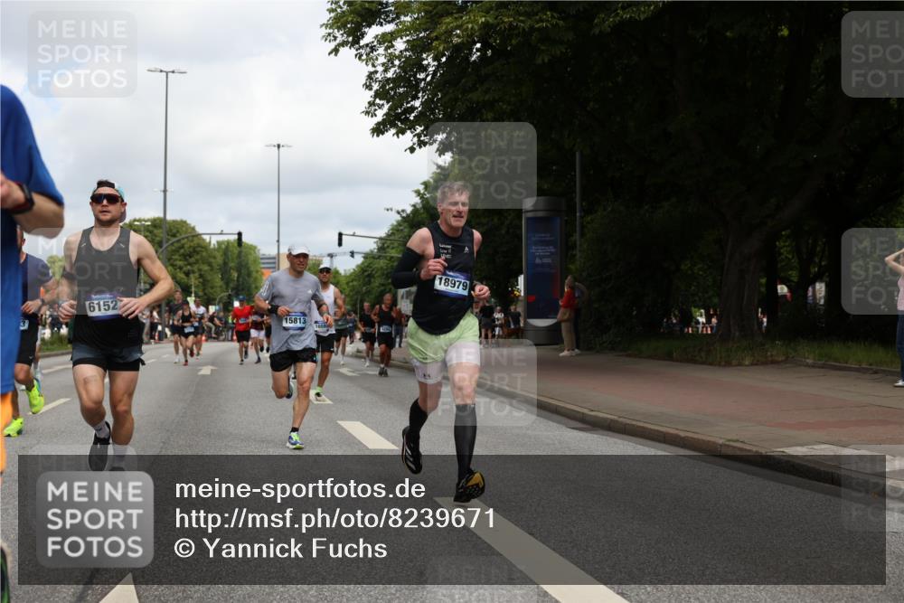 29.06.2025 - hella hamburg halbmarathon Yannick Fuchs http://msf.ph/oto/8239671 29.06.2025 10:34:47 20KM 1603, 1975, 2324, 2714, 2750, 2826, 4381, 4766, 4888, 5375, 5409, 5508, 5803, 6080, 6149, 6152, 6649, 7109, 7495, 7622, 8465, 8467, 8574, 8933, 9294, 10900, 10968, 11731, 12088, 12540, 12704, 12865, 13029, 14699, 14924, 15015, 15424, 15813, 16580, 16761, 17245, 17973, 18614, 18979 meine-sportfotos.de