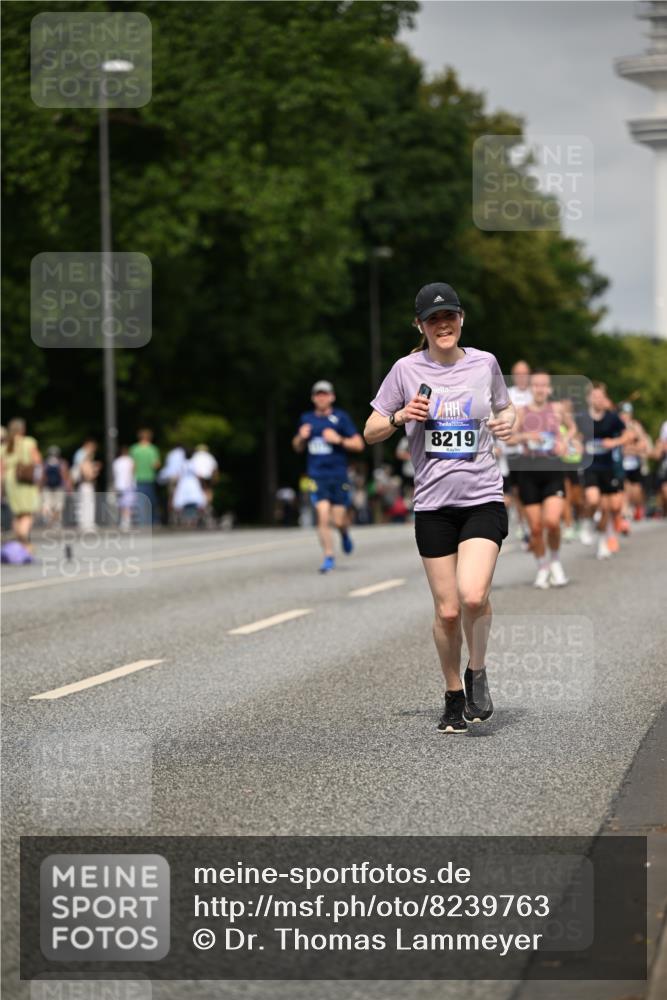 29.06.2025 - hella hamburg halbmarathon Dr. Thomas Lammeyer http://msf.ph/oto/8239763 29.06.2025 10:13:57 Kennedybrücke 1483, 1513, 1573, 1838, 3921, 5511, 7042, 7250, 7333, 7636, 7685, 8090, 8219, 8890, 9366, 9434, 9674, 9681, 9816, 10036, 10943, 11027, 11180 meine-sportfotos.de