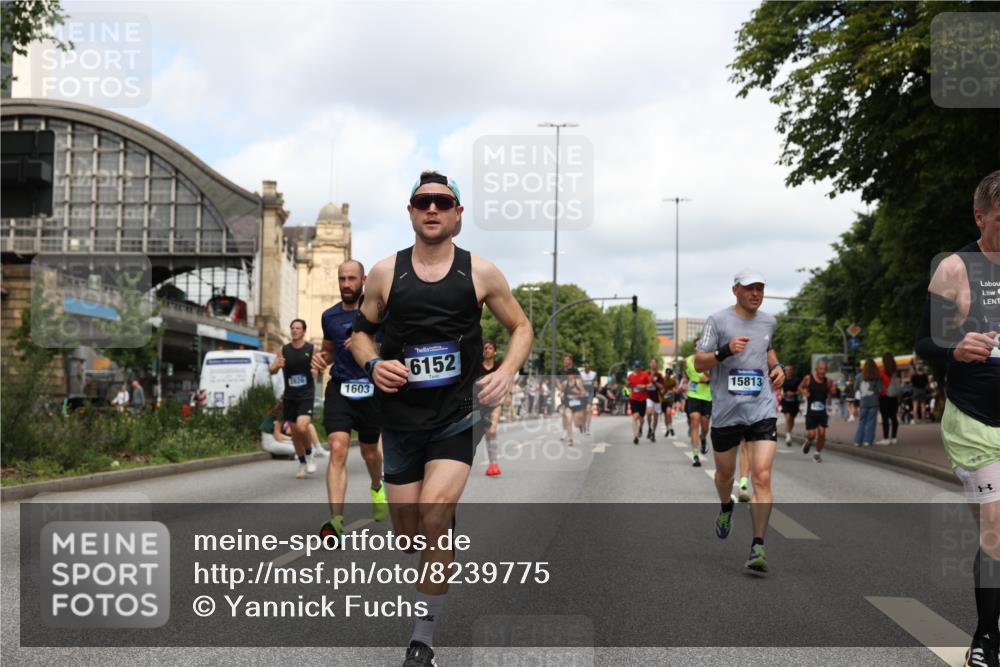 29.06.2025 - hella hamburg halbmarathon Yannick Fuchs http://msf.ph/oto/8239775 29.06.2025 10:34:48 20KM 1603, 1975, 2324, 2714, 2750, 2826, 4381, 4766, 4888, 5050, 5375, 5409, 5508, 5803, 5916, 6080, 6149, 6152, 6649, 7109, 7495, 7622, 8370, 8465, 8467, 8574, 8933, 9294, 10900, 10968, 11731, 12088, 12540, 12704, 12865, 13029, 14699, 14924, 15015, 15424, 15813, 16580, 16761, 17245, 17973, 18614, 18979 meine-sportfotos.de