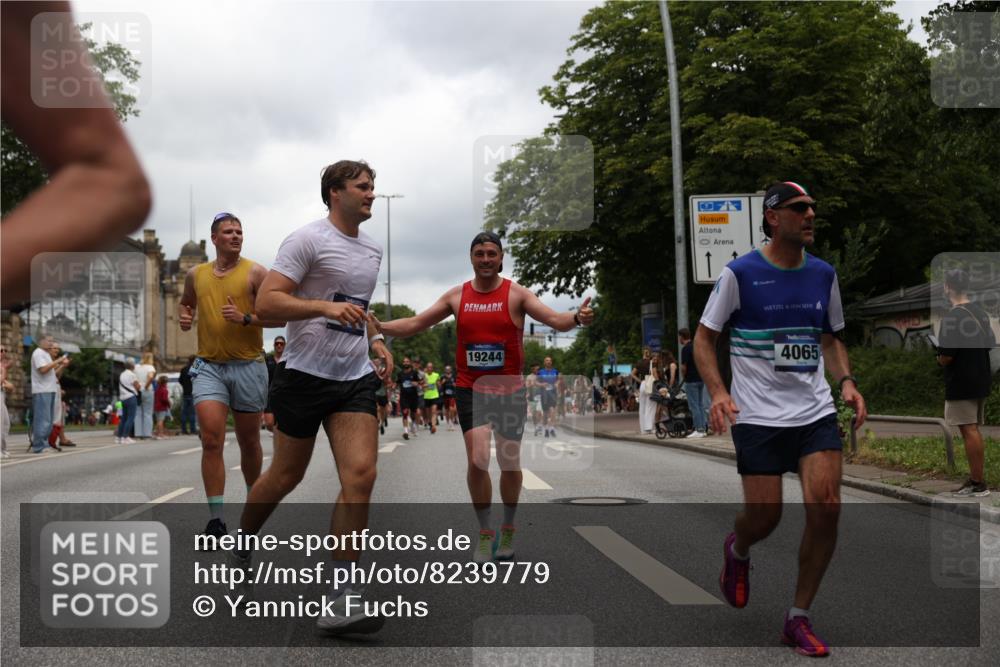 29.06.2025 - hella hamburg halbmarathon Yannick Fuchs http://msf.ph/oto/8239779 29.06.2025 10:47:18 20KM 1061, 1258, 1499, 1706, 1783, 2074, 2082, 2099, 2346, 2910, 3059, 3208, 3209, 3334, 4065, 4419, 4635, 4770, 5077, 6198, 6628, 6877, 7177, 7509, 7864, 8273, 8361, 8390, 8651, 9065, 9142, 9163, 9537, 10549, 10724, 10891, 10895, 11588, 11589, 11604, 11689, 11992, 12155, 12413, 12490, 12875, 12910, 13289, 13997, 14323, 15061, 15126, 15179, 15430, 15497, 15681, 16538, 16986, 18134, 18590, 18720, 18901, 19244 meine-sportfotos.de