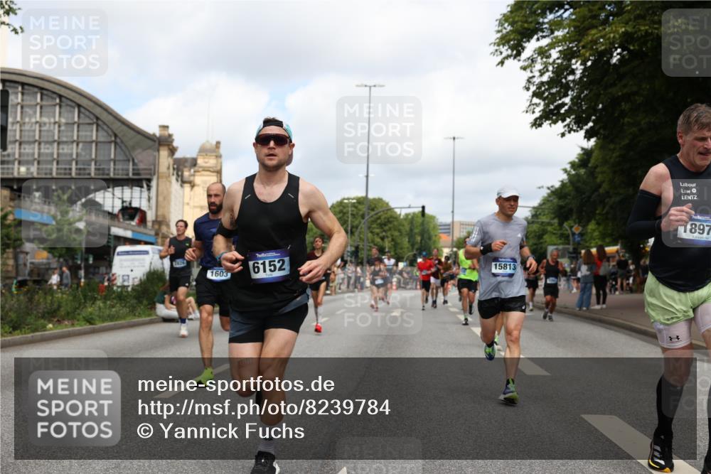 29.06.2025 - hella hamburg halbmarathon Yannick Fuchs http://msf.ph/oto/8239784 29.06.2025 10:34:48 20KM 1603, 1975, 2324, 2714, 2750, 2826, 4381, 4766, 4888, 5050, 5375, 5409, 5508, 5803, 5916, 6080, 6149, 6152, 6649, 7109, 7495, 7622, 8370, 8465, 8467, 8574, 8933, 9294, 10900, 10968, 11731, 12088, 12540, 12704, 12865, 13029, 14699, 14924, 15015, 15424, 15813, 16580, 16761, 17245, 17973, 18614, 18979 meine-sportfotos.de