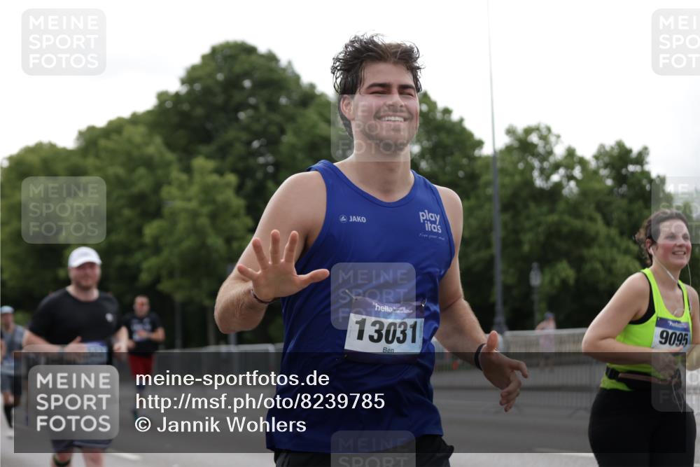29.06.2025 - hella hamburg halbmarathon Jannik Wohlers http://msf.ph/oto/8239785 29.06.2025 10:29:30 Lombardsbrücke 1097, 1694, 2302, 2699, 3613, 4580, 5063, 5322, 5350, 8388, 8792, 8941, 9095, 9937, 10162, 11376, 11444, 12227, 12305, 12537, 13031, 13810, 15266, 16769, 17529, 18385 meine-sportfotos.de