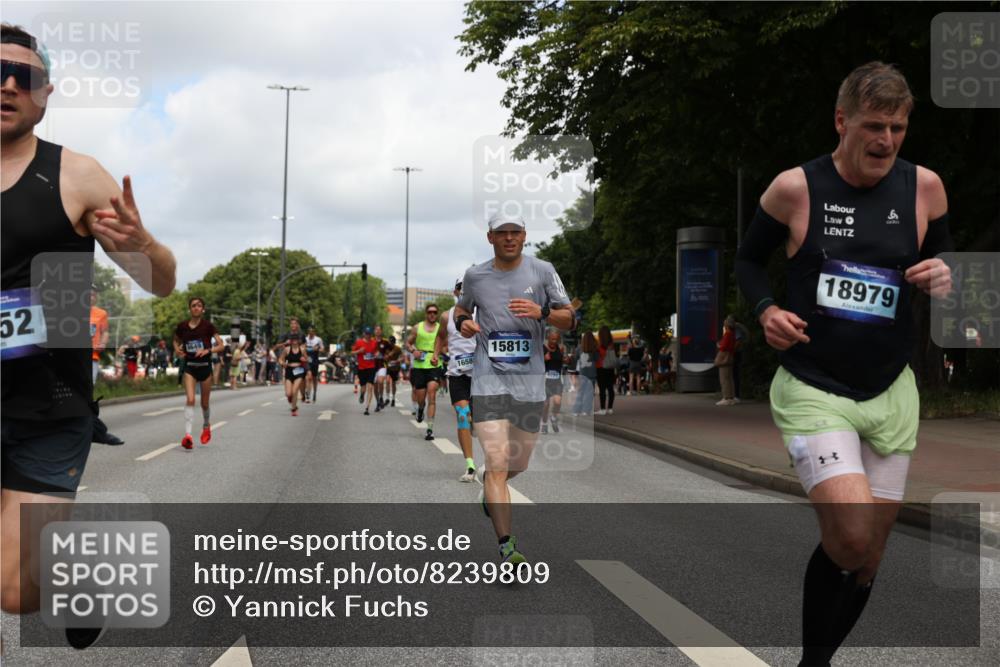 29.06.2025 - hella hamburg halbmarathon Yannick Fuchs http://msf.ph/oto/8239809 29.06.2025 10:34:48 20KM 1603, 1975, 2324, 2714, 2750, 2826, 4381, 4766, 4888, 5050, 5375, 5409, 5508, 5803, 5916, 6080, 6149, 6152, 6649, 7109, 7495, 7622, 8370, 8465, 8467, 8574, 8933, 9294, 10900, 10968, 11731, 12088, 12540, 12704, 12865, 13029, 14699, 14924, 15015, 15424, 15813, 16580, 16761, 17245, 17973, 18614, 18979 meine-sportfotos.de