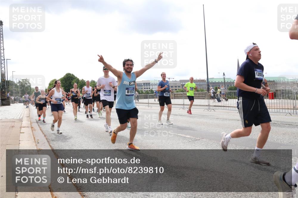 29.06.2025 - hella hamburg halbmarathon Lena Gebhardt http://msf.ph/oto/8239810 29.06.2025 10:33:47 Lombardsbrücke 1189, 1275, 1417, 1705, 1787, 1896, 1995, 2342, 2482, 2526, 2776, 3170, 3264, 3340, 3341, 3345, 3560, 3812, 4164, 4361, 4433, 4449, 4479, 4696, 4807, 4942, 5075, 5096, 5141, 5557, 5561, 5566, 5569, 5584, 5691, 5821, 5822, 5887, 6109, 6364, 6515, 6516, 6854, 6956, 6999, 7027, 7565, 7653, 7705, 8021, 8157, 8202, 8277, 8282, 8375, 8377, 8383, 8401, 8891, 9094, 9234, 9258, 9438, 9591, 9592, 9750, 9780, 9799, 9875, 9995, 10007, 10071, 10561, 11811 meine-sportfotos.de