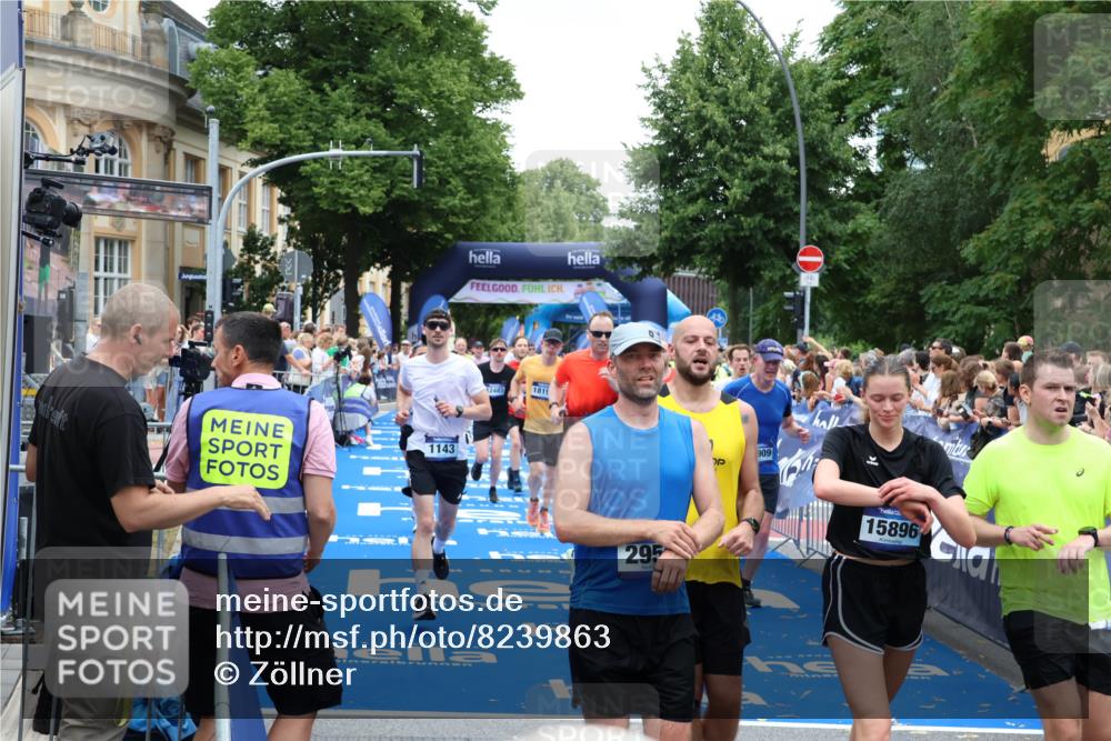 29.06.2025 - hella hamburg halbmarathon Zöllner http://msf.ph/oto/8239863 29.06.2025 10:55:47 Ziel 1120, 1143, 1834, 2955, 4897, 5021, 6569, 6924, 7221, 8255, 8618, 10212, 11039, 12483, 12858, 14365, 14909, 15896, 16401, 16434, 16786, 18064, 18190, 19047 meine-sportfotos.de