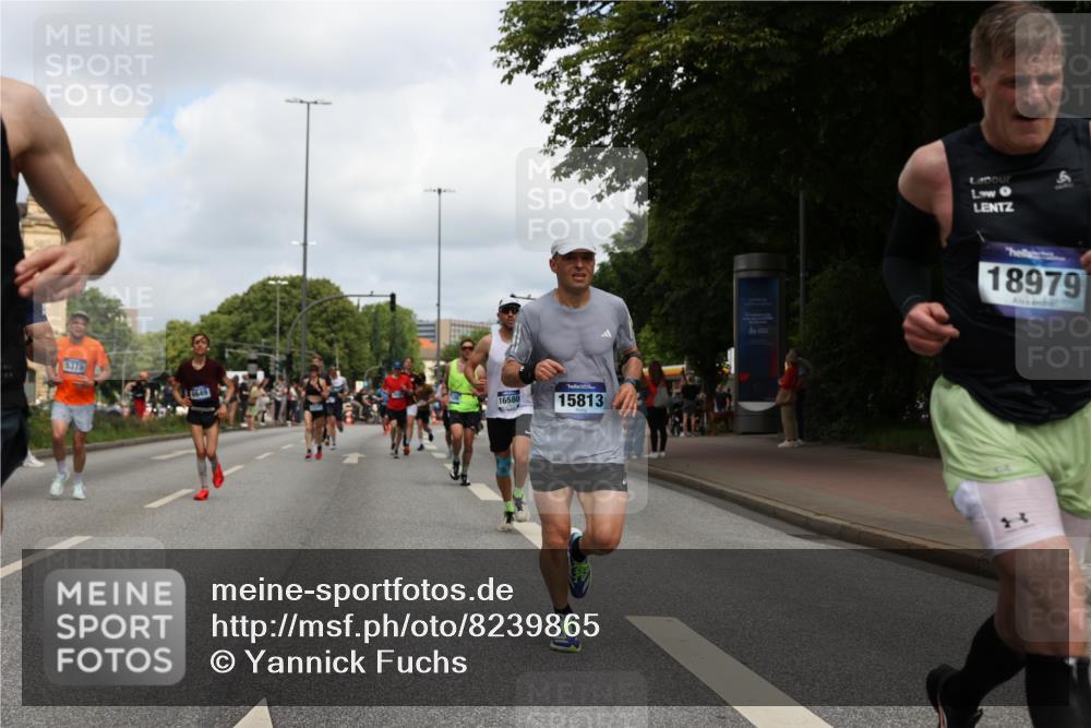 29.06.2025 - hella hamburg halbmarathon Yannick Fuchs http://msf.ph/oto/8239865 29.06.2025 10:34:48 20KM 1603, 1975, 2324, 2714, 2750, 2826, 4381, 4766, 4888, 5050, 5375, 5409, 5508, 5803, 5916, 6080, 6149, 6152, 6649, 7109, 7495, 7622, 8370, 8465, 8467, 8574, 8933, 9294, 10900, 10968, 11731, 12088, 12540, 12704, 12865, 13029, 14699, 14924, 15015, 15424, 15813, 16580, 16761, 17245, 17973, 18614, 18979 meine-sportfotos.de