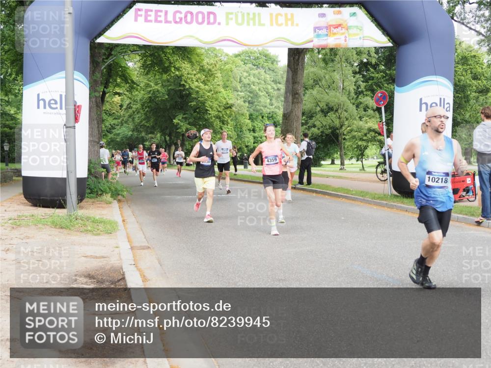 29.06.2025 - hella hamburg halbmarathon MichiJ http://msf.ph/oto/8239945 29.06.2025 10:27:33 Zwischen KM18-KM19 2719, 2980, 3136, 3783, 4359, 6682, 7110, 9264, 10218, 13800, 15561, 16280, 17623, 18761, 19004, 19151 meine-sportfotos.de