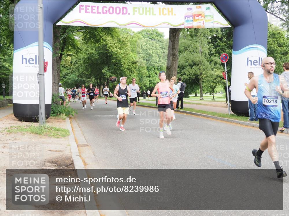 29.06.2025 - hella hamburg halbmarathon MichiJ http://msf.ph/oto/8239986 29.06.2025 10:27:33 Zwischen KM18-KM19 2719, 2980, 3136, 3783, 4359, 6682, 7110, 9264, 10218, 13800, 15561, 16280, 17623, 18761, 19004, 19151 meine-sportfotos.de