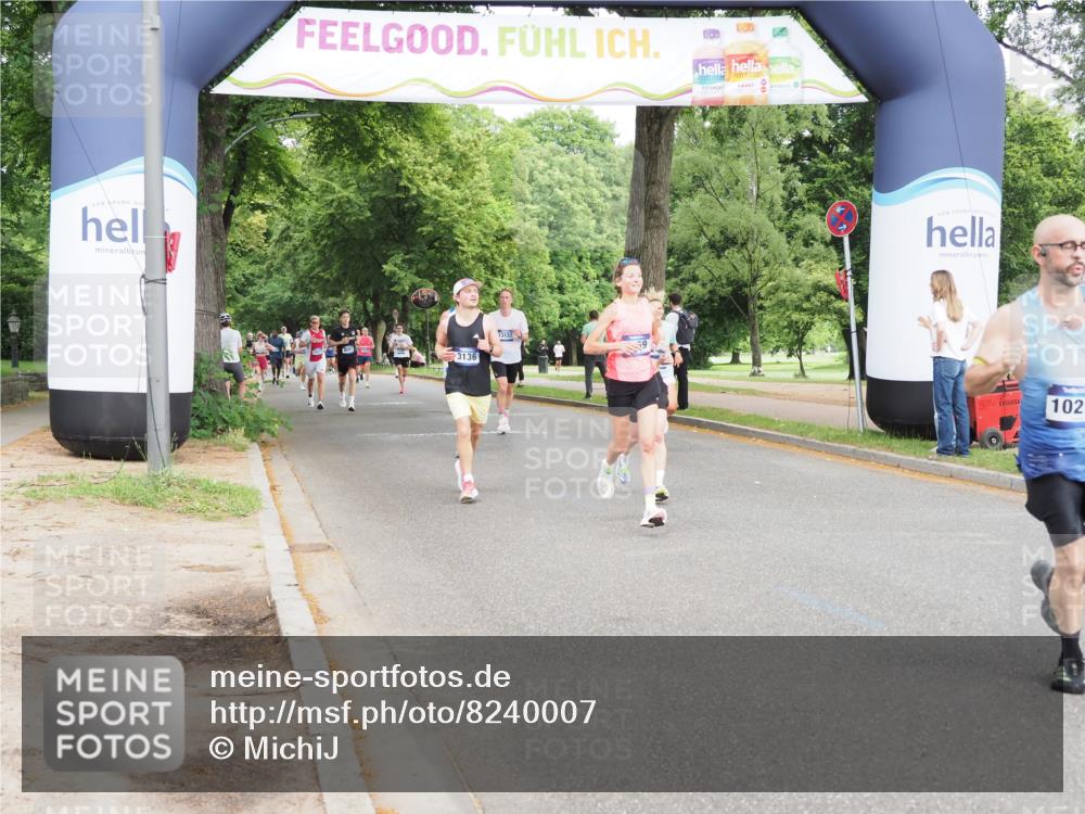 29.06.2025 - hella hamburg halbmarathon MichiJ http://msf.ph/oto/8240007 29.06.2025 10:27:33 Zwischen KM18-KM19 2719, 2980, 3136, 3783, 4359, 6682, 7110, 9264, 10218, 13800, 15561, 16280, 17623, 18761, 19004, 19151 meine-sportfotos.de
