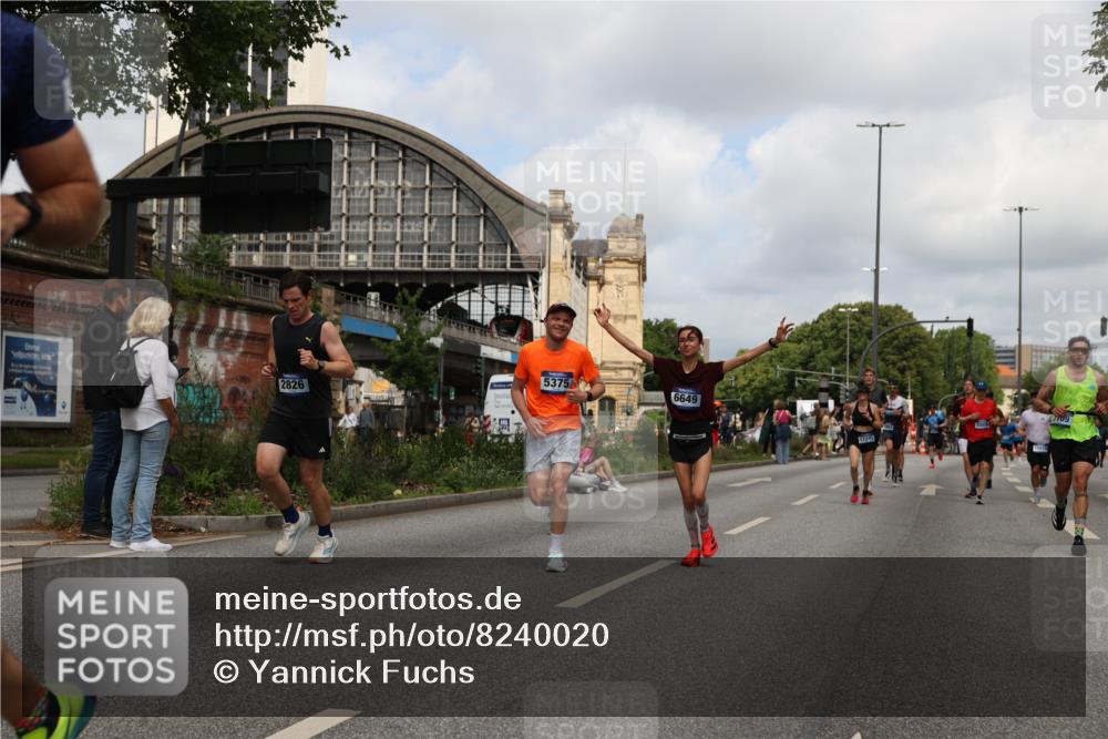 29.06.2025 - hella hamburg halbmarathon Yannick Fuchs http://msf.ph/oto/8240020 29.06.2025 10:34:50 20KM 1603, 2324, 2714, 2750, 2826, 4888, 5050, 5375, 5409, 5508, 5803, 5916, 6080, 6149, 6152, 6649, 7109, 7495, 7622, 8370, 8465, 8467, 8574, 9294, 10900, 10968, 11731, 12088, 12540, 12704, 12865, 13029, 14924, 15015, 15424, 15813, 16580, 16761, 17245, 18614, 18979 meine-sportfotos.de