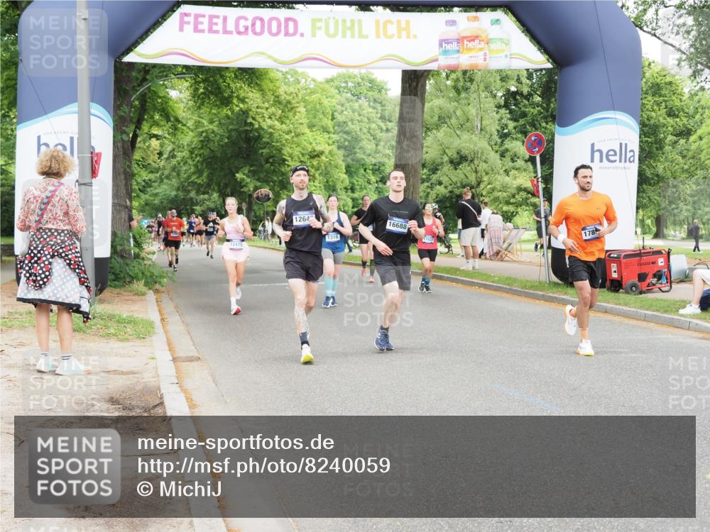 29.06.2025 - hella hamburg halbmarathon MichiJ http://msf.ph/oto/8240059 29.06.2025 10:50:25 Zwischen KM18-KM19 1316, 3919, 7717, 12008, 12475, 12646, 15532, 15698, 16594, 16688, 17441, 17895, 18321 meine-sportfotos.de