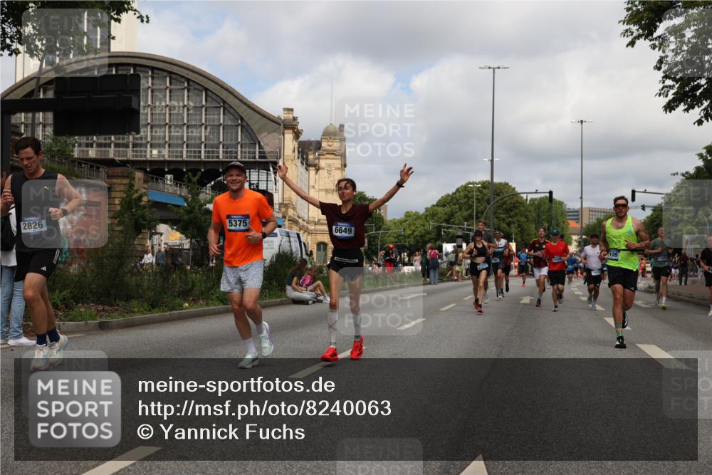 29.06.2025 - hella hamburg halbmarathon Yannick Fuchs http://msf.ph/oto/8240063 29.06.2025 10:34:50 20KM 1603, 2324, 2714, 2750, 2826, 4888, 5050, 5375, 5409, 5508, 5803, 5916, 6080, 6149, 6152, 6649, 7109, 7495, 7622, 8370, 8465, 8467, 8574, 9294, 10900, 10968, 11731, 12088, 12540, 12704, 12865, 13029, 14924, 15015, 15424, 15813, 16580, 16761, 17245, 18614, 18979 meine-sportfotos.de