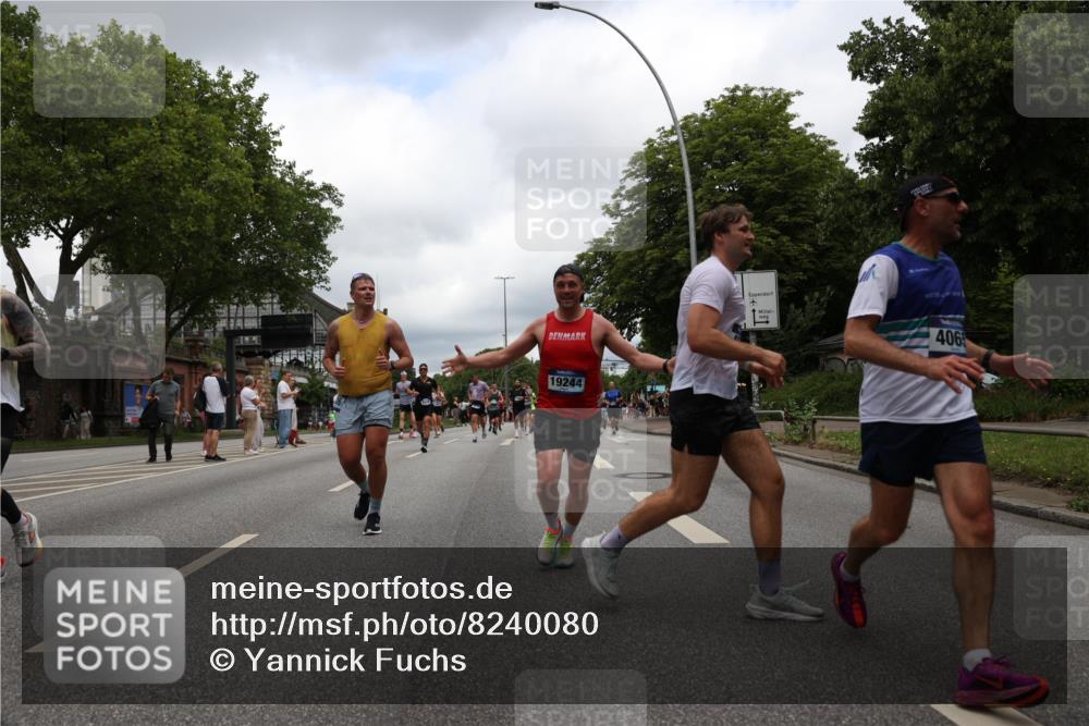 29.06.2025 - hella hamburg halbmarathon Yannick Fuchs http://msf.ph/oto/8240080 29.06.2025 10:47:19 20KM 1061, 1151, 1258, 1499, 1706, 1783, 2074, 2082, 2099, 2346, 2910, 3059, 3208, 3209, 3334, 4065, 4419, 4635, 4770, 5077, 6198, 6628, 6877, 7177, 7509, 7864, 8273, 8361, 8390, 8651, 9142, 9537, 10549, 10724, 10891, 10895, 11588, 11589, 11604, 11689, 11992, 12413, 12490, 12875, 12909, 12910, 13289, 13997, 14323, 15061, 15126, 15179, 15430, 15497, 15681, 16538, 16986, 18134, 18590, 18720, 18901, 19244 meine-sportfotos.de