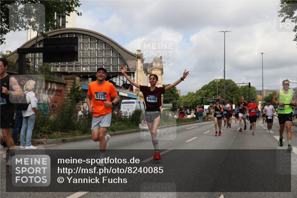 29.06.2025 - hella hamburg halbmarathon Yannick Fuchs http://msf.ph/oto/8240085 29.06.2025 10:34:50 20KM 1603, 2324, 2714, 2750, 2826, 4888, 5050, 5375, 5409, 5508, 5803, 5916, 6080, 6149, 6152, 6649, 7109, 7495, 7622, 8370, 8465, 8467, 8574, 9294, 10900, 10968, 11731, 12088, 12540, 12704, 12865, 13029, 14924, 15015, 15424, 15813, 16580, 16761, 17245, 18614, 18979 meine-sportfotos.de