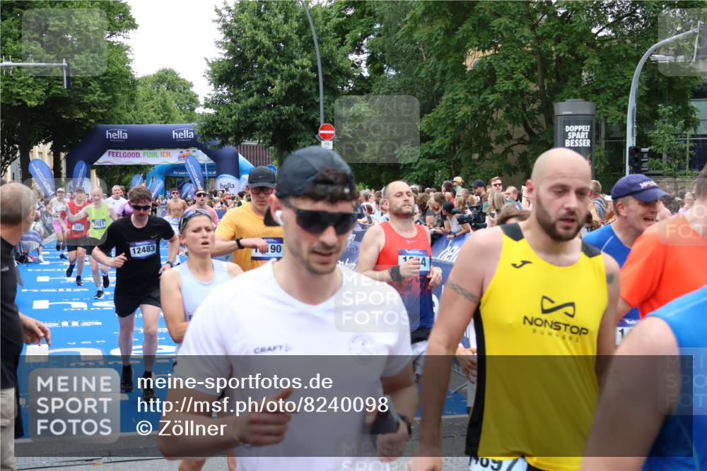 29.06.2025 - hella hamburg halbmarathon Zöllner http://msf.ph/oto/8240098 29.06.2025 10:55:50 Ziel 1179, 1834, 3256, 5021, 6569, 6924, 7221, 8255, 10212, 12483, 12858, 13474, 14365, 16401, 16434, 16786, 18125, 18190, 18867, 19047 meine-sportfotos.de