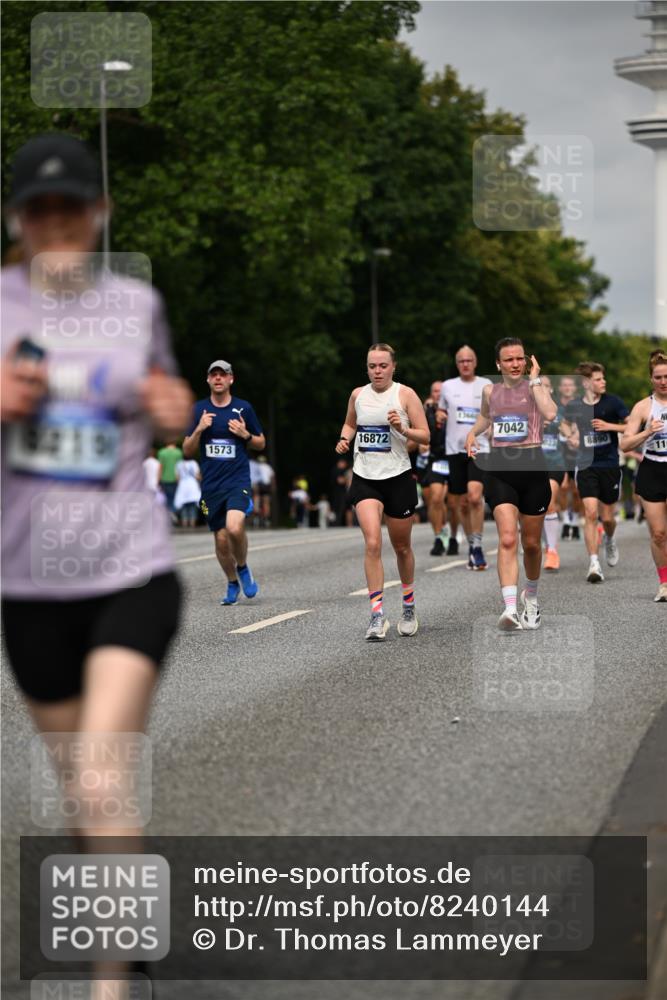 29.06.2025 - hella hamburg halbmarathon Dr. Thomas Lammeyer http://msf.ph/oto/8240144 29.06.2025 10:13:59 Kennedybrücke 1483, 1513, 1573, 1838, 3921, 4389, 5511, 7042, 7250, 7333, 7636, 7685, 8090, 8219, 8890, 9366, 9434, 9674, 9681, 9816, 10036, 10943, 11027, 11180 meine-sportfotos.de