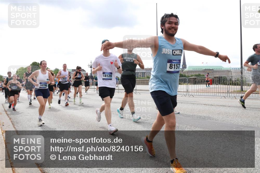 29.06.2025 - hella hamburg halbmarathon Lena Gebhardt http://msf.ph/oto/8240156 29.06.2025 10:33:48 Lombardsbrücke 1189, 1275, 1417, 1705, 1787, 1896, 1995, 2265, 2342, 2482, 2496, 2526, 2776, 3170, 3264, 3340, 3341, 3345, 3560, 3812, 3829, 4164, 4361, 4433, 4449, 4479, 4696, 4807, 4942, 5075, 5096, 5141, 5557, 5561, 5566, 5569, 5584, 5691, 5821, 5822, 5887, 6109, 6364, 6515, 6516, 6854, 6956, 6999, 7027, 7565, 7653, 7705, 8021, 8157, 8202, 8277, 8282, 8375, 8377, 8383, 8401, 8891, 9094, 9234, 9258, 9438, 9591, 9592, 9750, 9780, 9799, 9875, 9995, 10007, 10071, 10561, 11811 meine-sportfotos.de