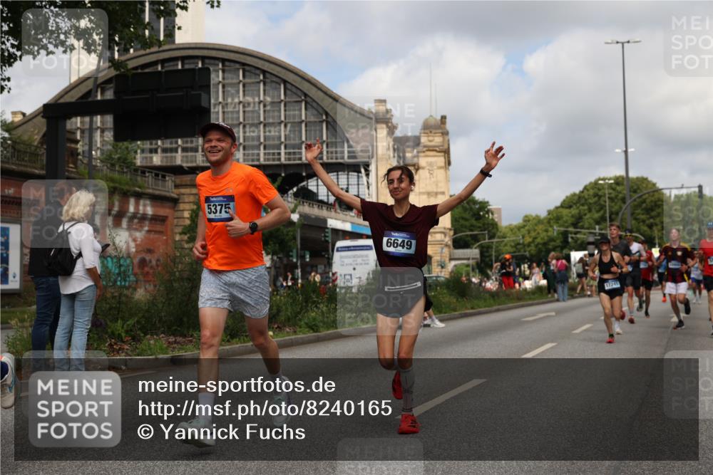29.06.2025 - hella hamburg halbmarathon Yannick Fuchs http://msf.ph/oto/8240165 29.06.2025 10:34:51 20KM 1603, 1882, 2324, 2714, 2750, 2826, 4843, 4888, 5050, 5375, 5409, 5508, 5745, 5803, 5916, 6080, 6149, 6152, 6649, 7109, 7495, 7622, 8370, 8465, 8467, 8574, 9294, 10900, 10968, 11731, 12088, 12540, 12704, 12865, 13029, 13667, 14924, 15015, 15424, 15542, 15813, 16580, 16761, 17245, 18614, 18979 meine-sportfotos.de