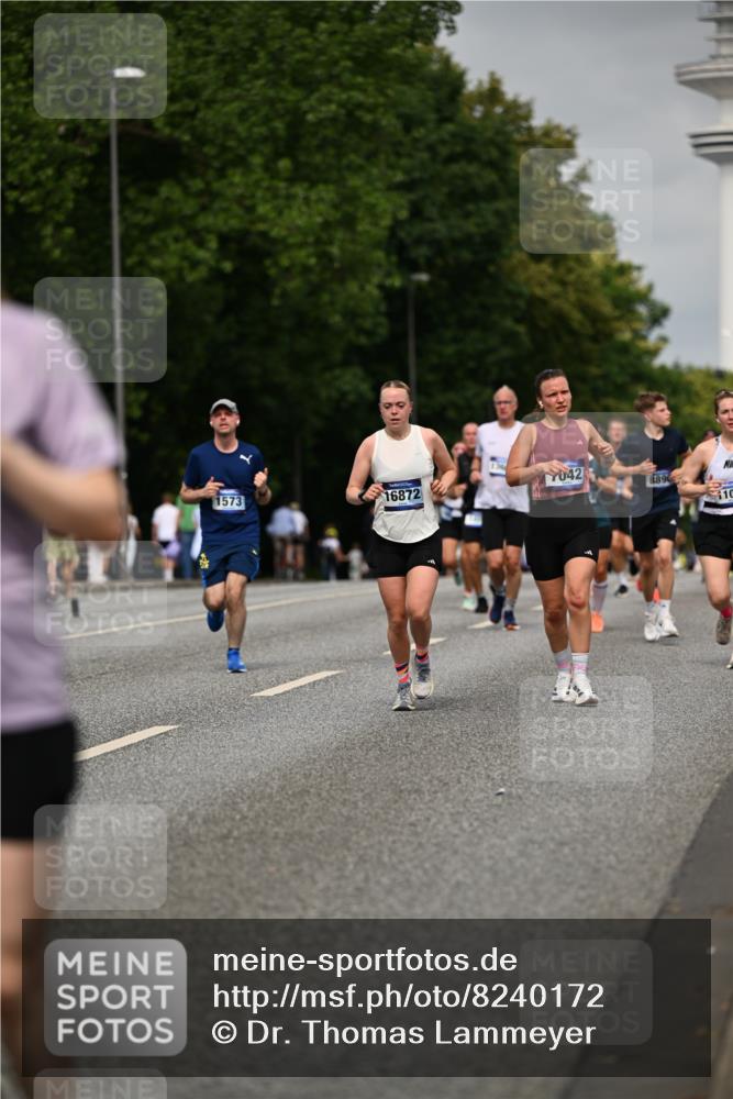 29.06.2025 - hella hamburg halbmarathon Dr. Thomas Lammeyer http://msf.ph/oto/8240172 29.06.2025 10:14:00 Kennedybrücke 1483, 1513, 1573, 1838, 3921, 4389, 5511, 7042, 7250, 7333, 7685, 8090, 8219, 8890, 9366, 9434, 9674, 9681, 9816, 9988, 10036, 10943, 11027, 11180 meine-sportfotos.de